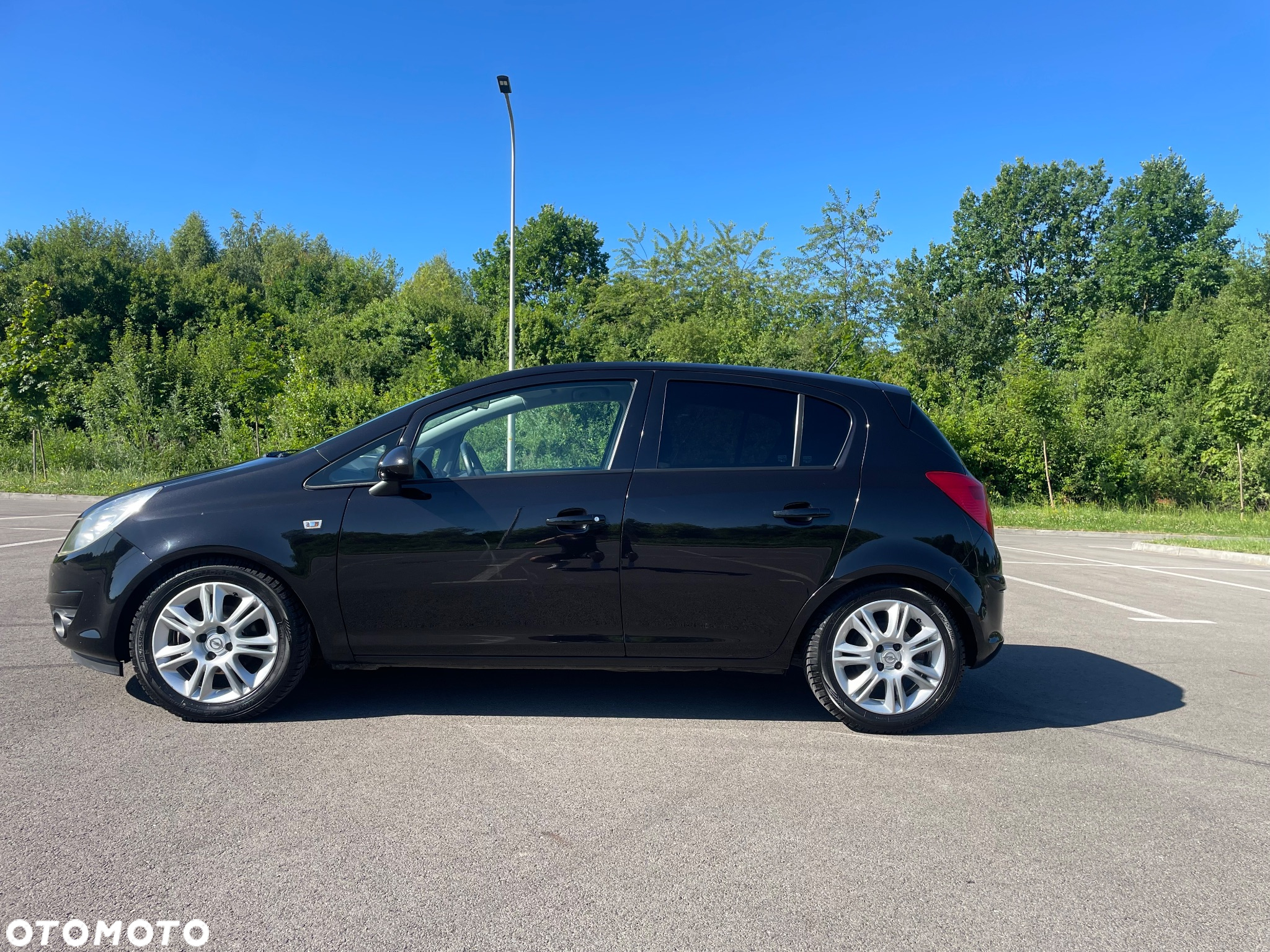 Opel Corsa 1.4 16V Cosmo - 8