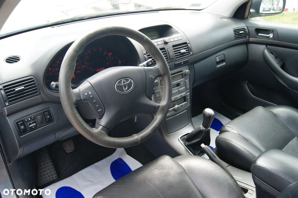 Toyota Avensis 2.0 VVT-i Sol - 16