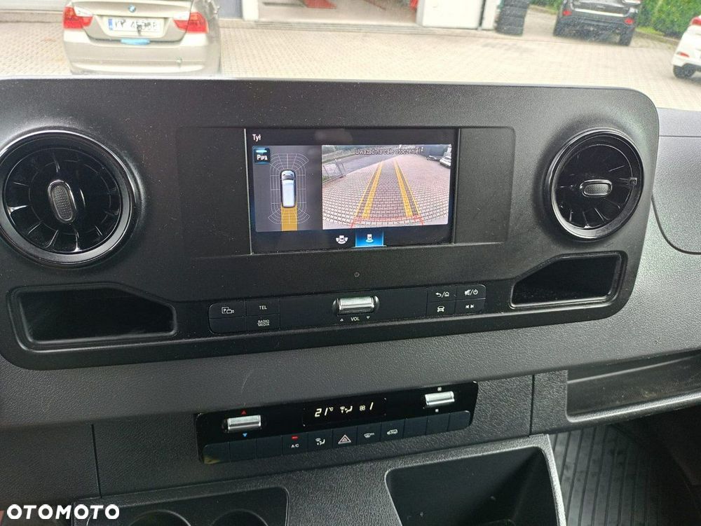 Mercedes-Benz Sprinter - 14