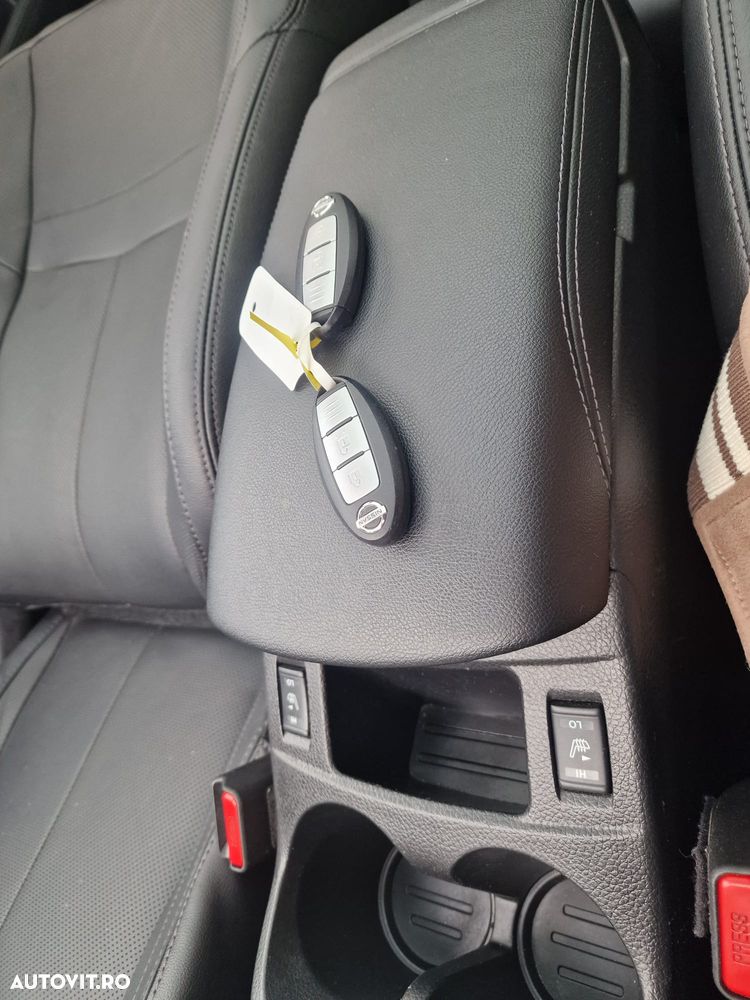 Nissan Qashqai 1.6 DCI Xtronic TEKNA - 27