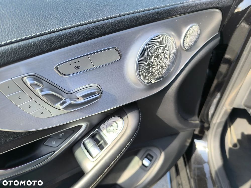 Mercedes-Benz Klasa C 63 AMG 9G-TRONIC - 25