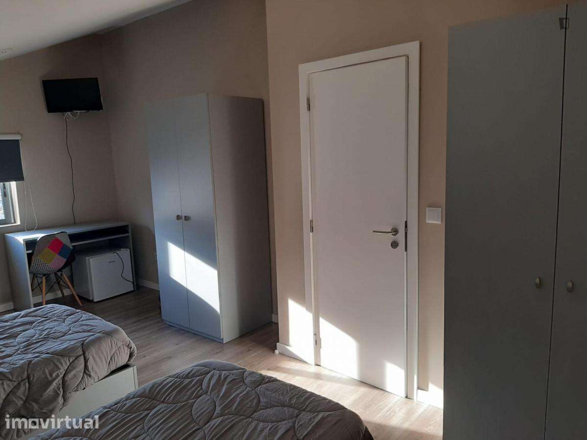 Quarto - localizado em Campanhã Porto - Grande imagem: 5/7