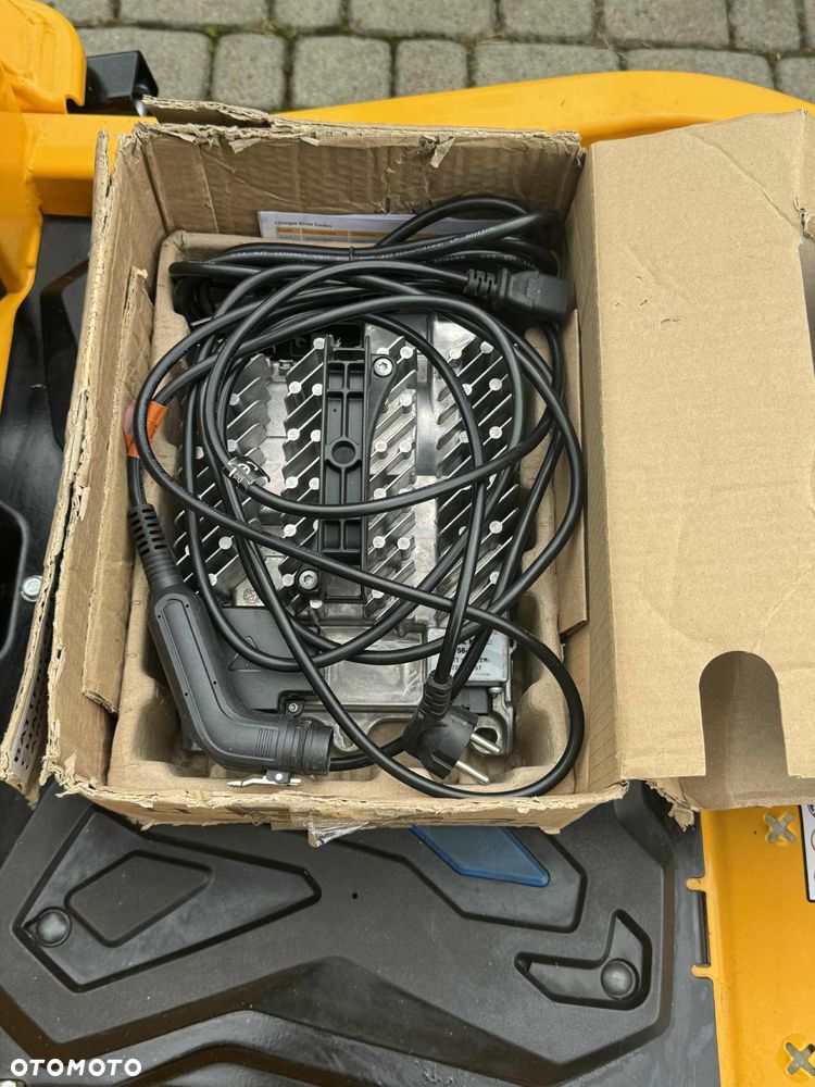 Cub Cadet - 12