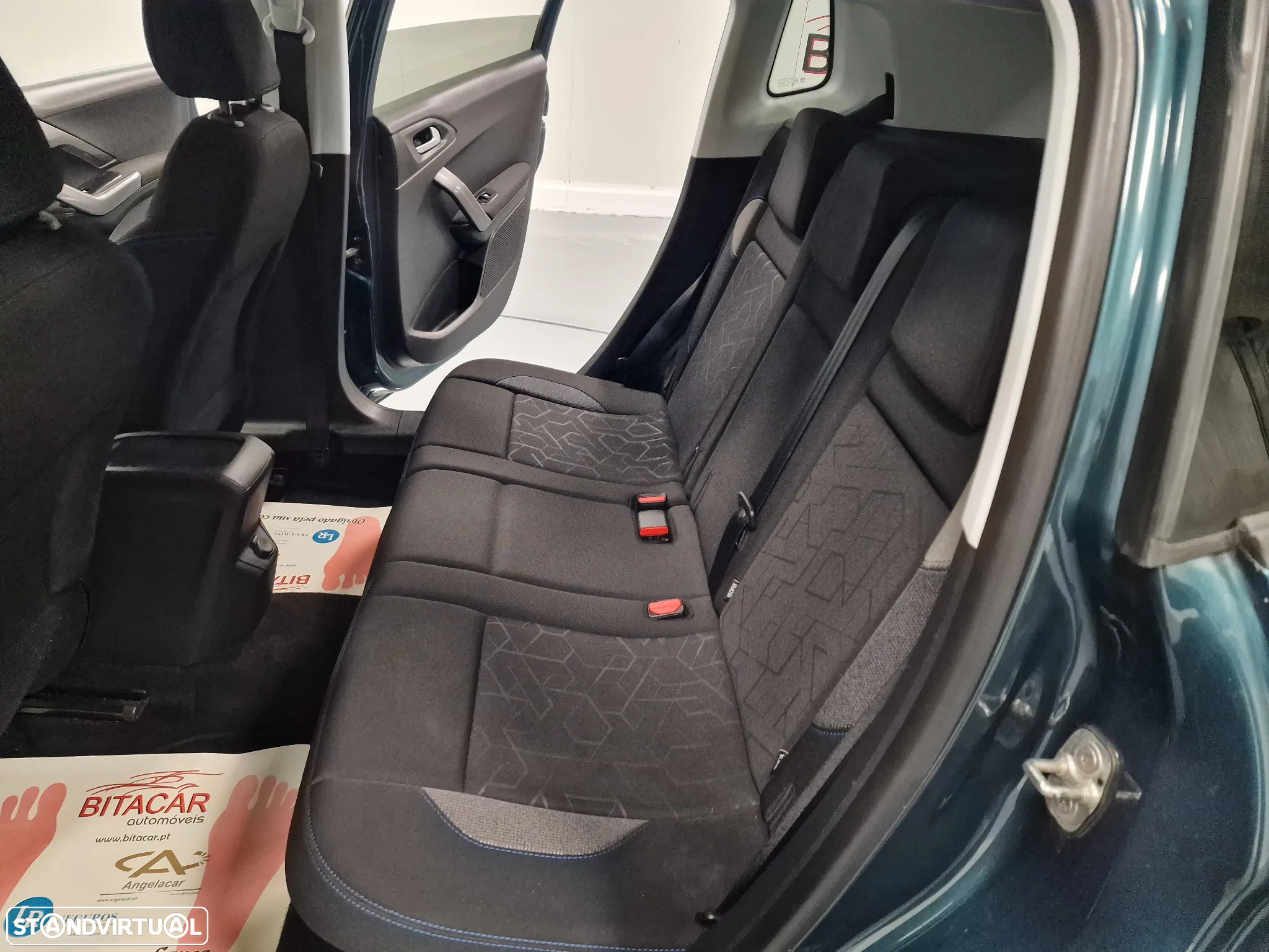Peugeot 2008 1.2 PureTech Style - 32