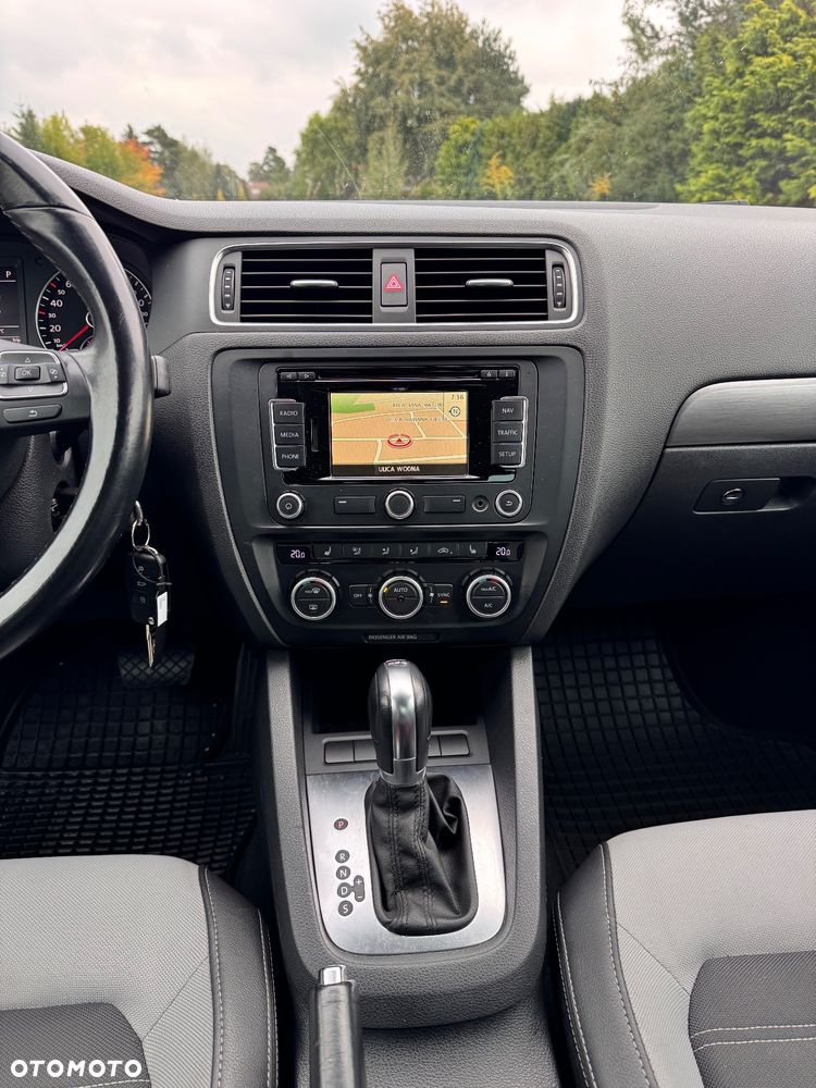 Volkswagen Jetta 1.4 TSI Highline DSG - 12