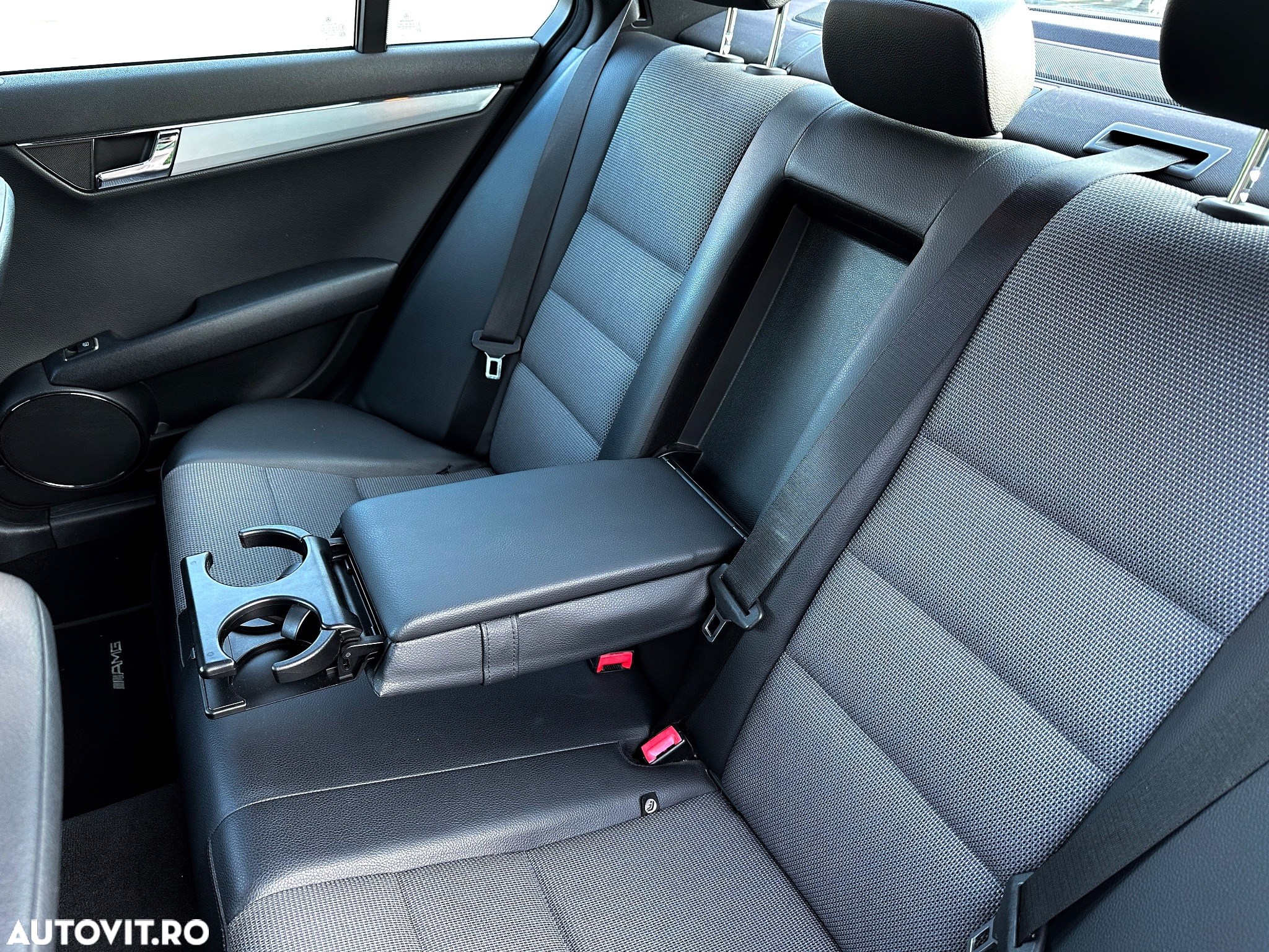 Mercedes-Benz C - 12