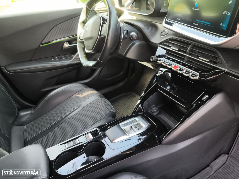 Peugeot 2008 1.5 BlueHDi GT Line EAT8 - 19