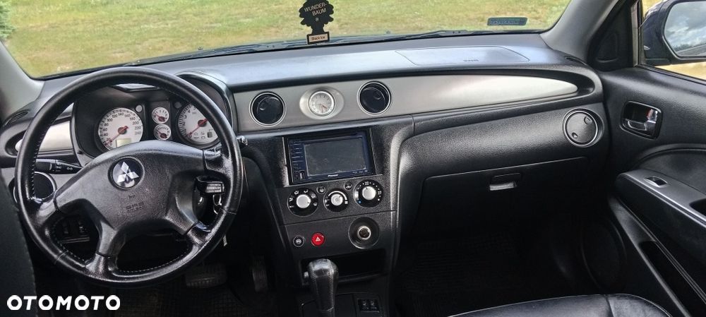 Mitsubishi Outlander - 7