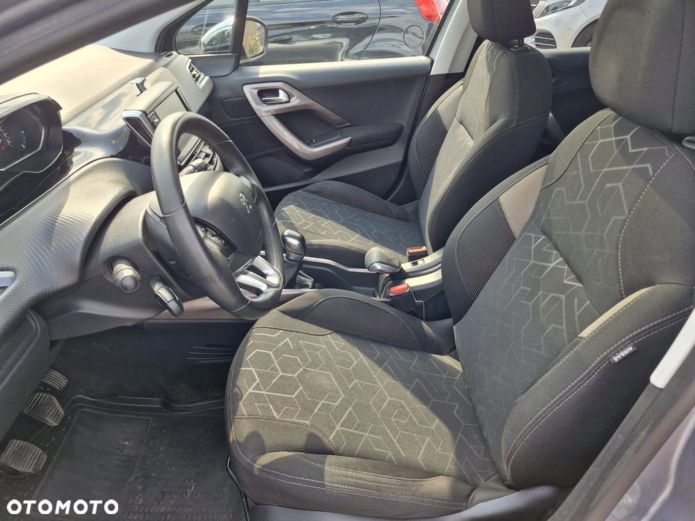 Peugeot 2008 1.2 Pure Tech GPF Active S&S - 12