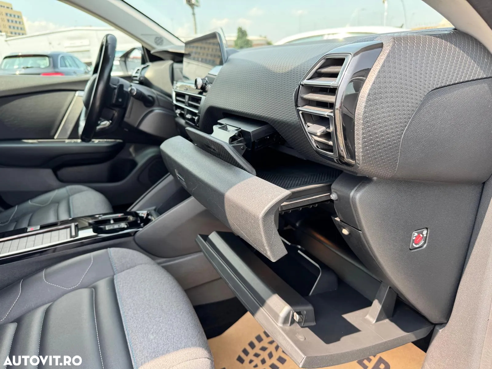 Citroën C4 1.2 PureTech S&S EAT8 Shine - 18