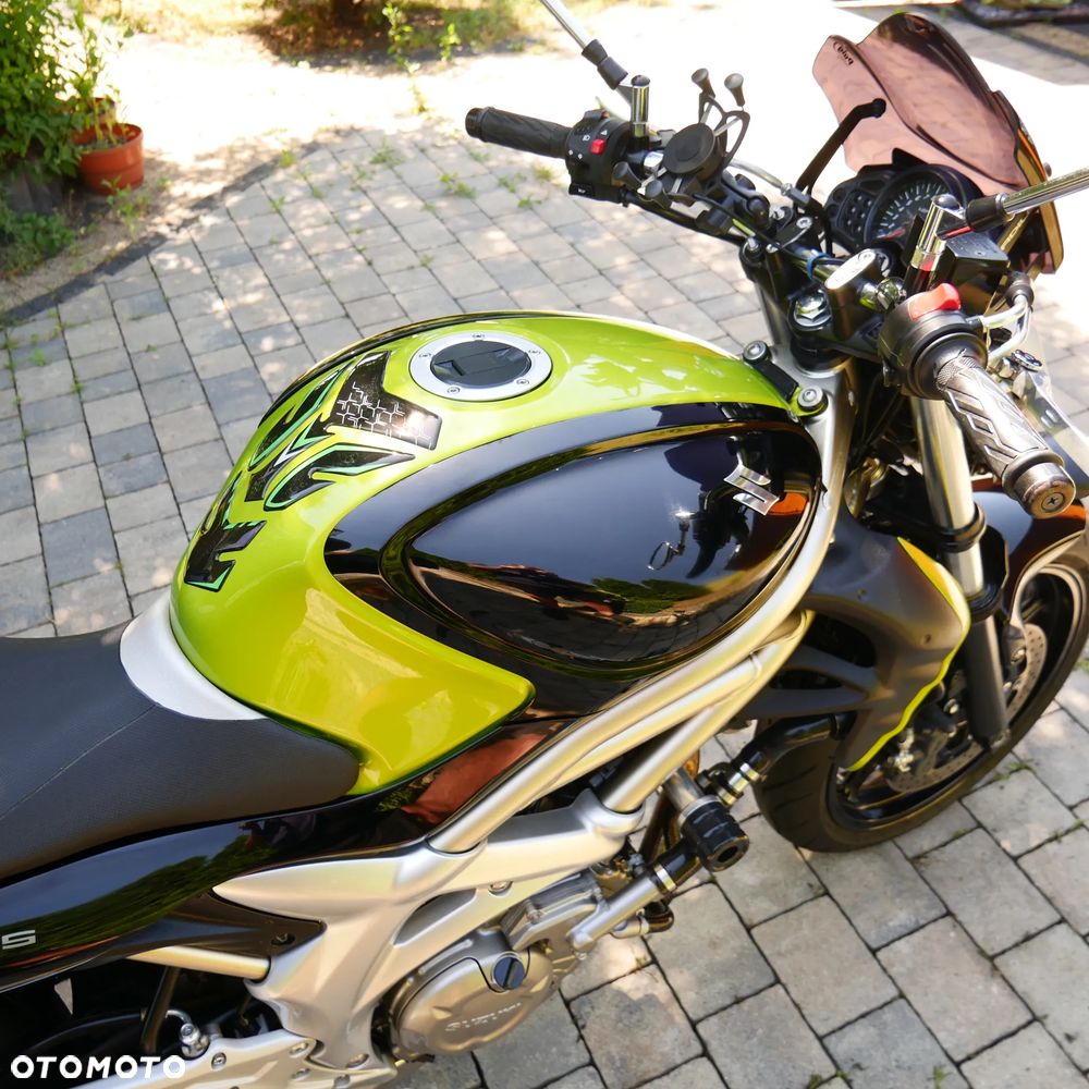 Suzuki Gladius - 9