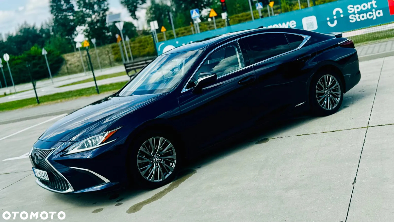 Lexus ES 300h Business Edition + - 17