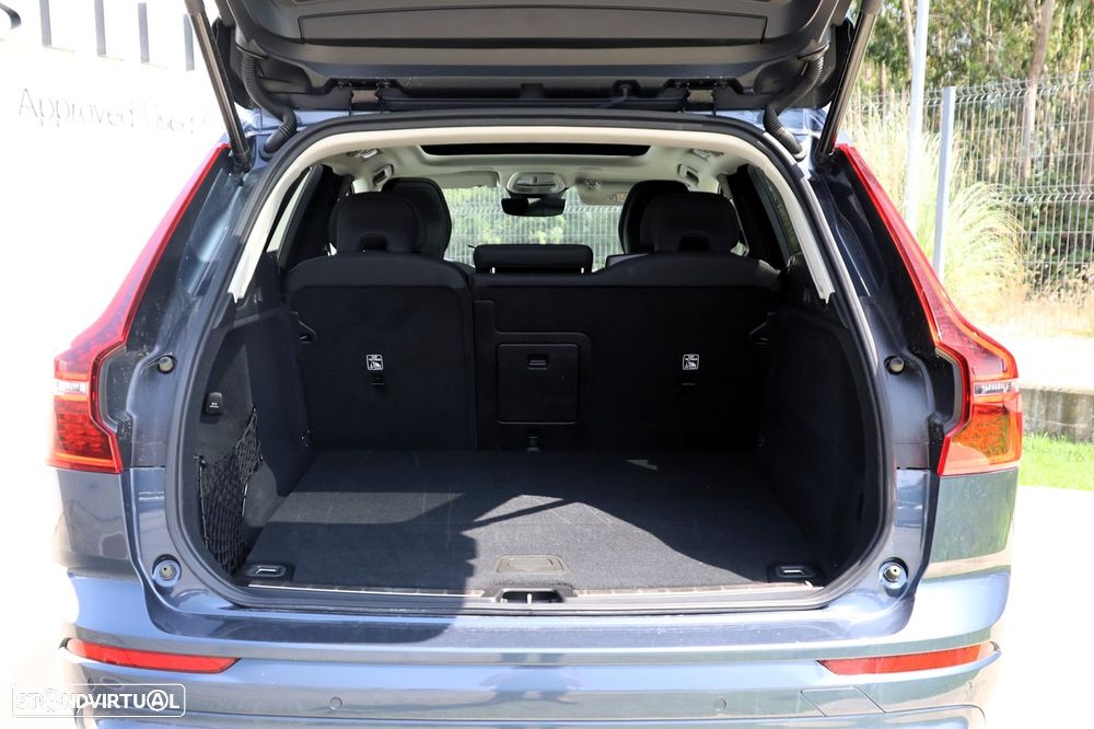 Volvo XC 60 2.0 T6 PHEV Plus Dark AWD - 6