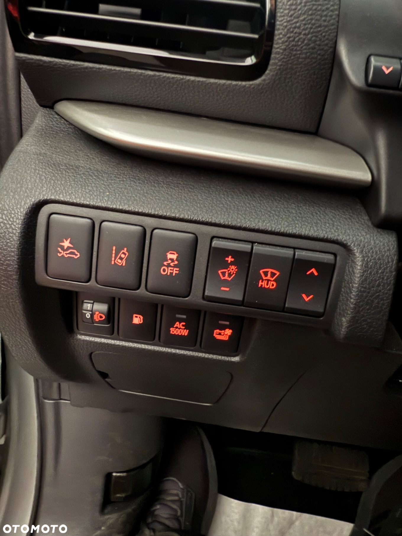 Mitsubishi Eclipse Cross Plug-In Hybrid 4WD Plus Select - 32