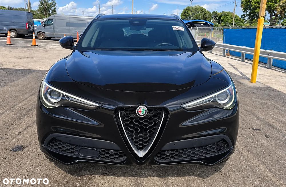 Alfa Romeo Stelvio - 4