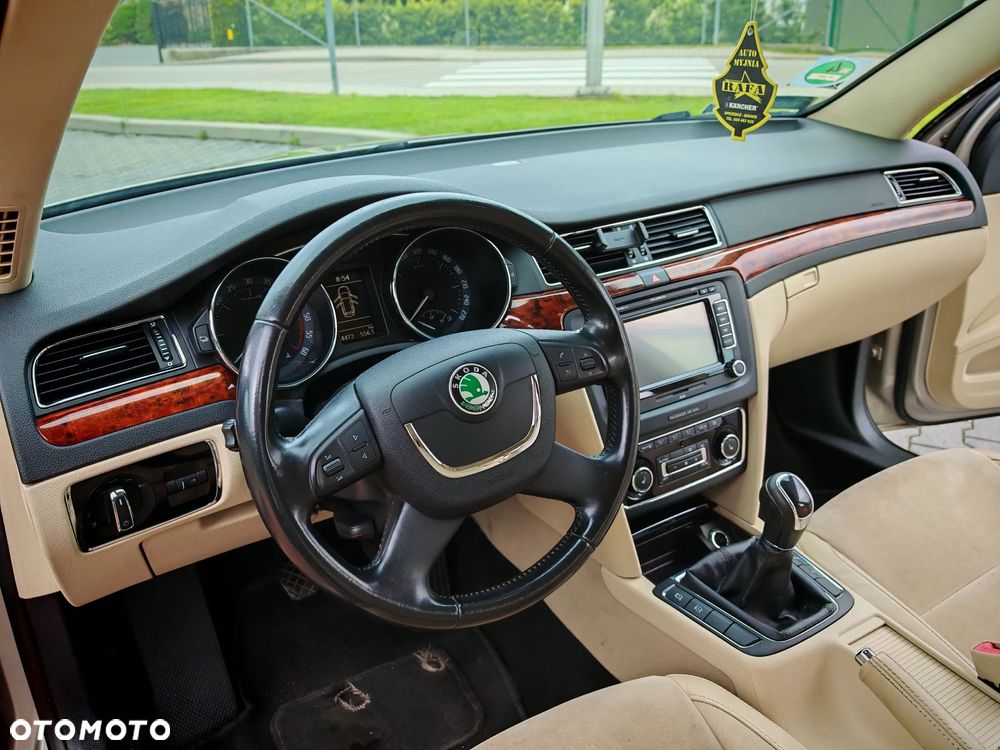 Skoda Superb 2.0 TDI 4x4 L&K - 15