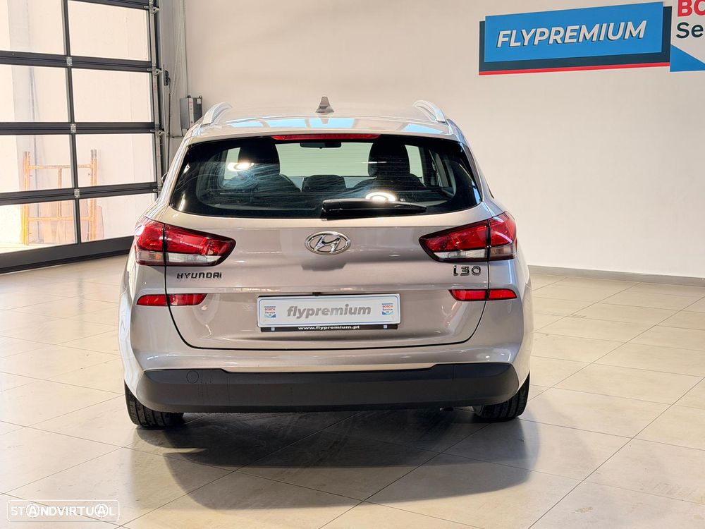 Hyundai i30 1.6 CRDI Comfort+Navi - 5