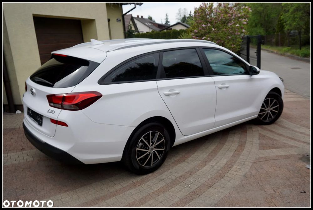 Hyundai i30 1.5 DPI Modern - 24