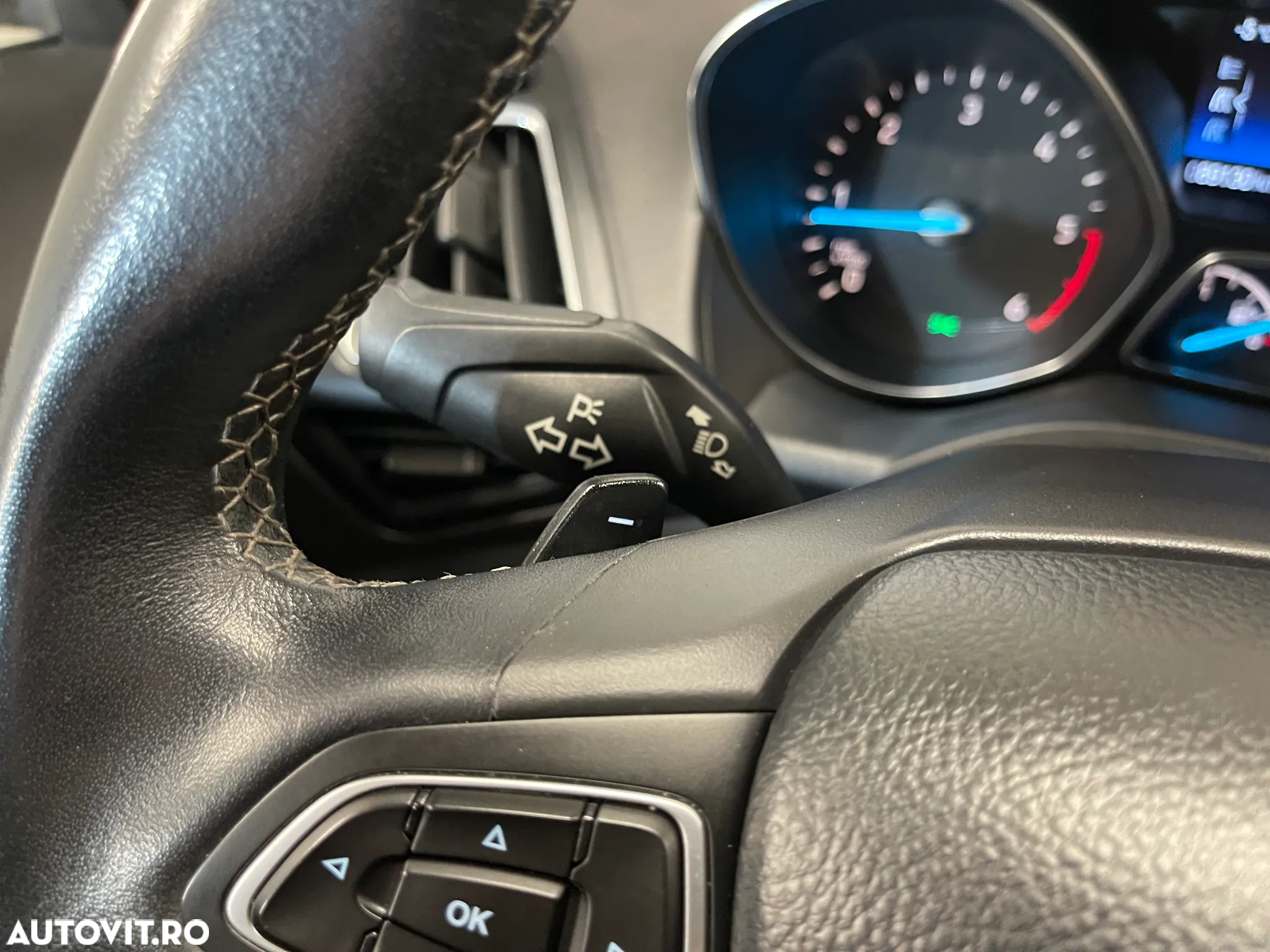 Ford Kuga 2.0 TDCi 4WD Powershift Vignale - 25