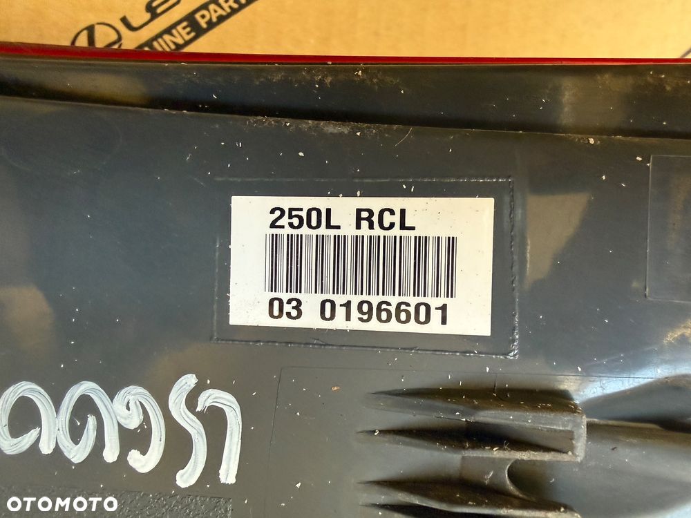 Lampa tył prawa, lewa Lexus LS600h USA 06-10r. NR. 250LRCL. - 3