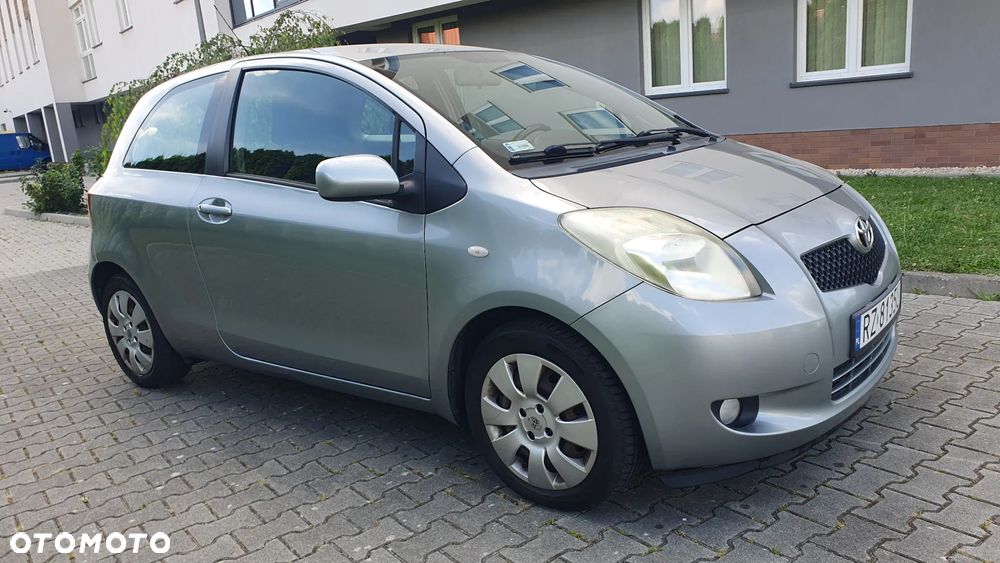 Toyota Yaris 1.3 Sol - 2