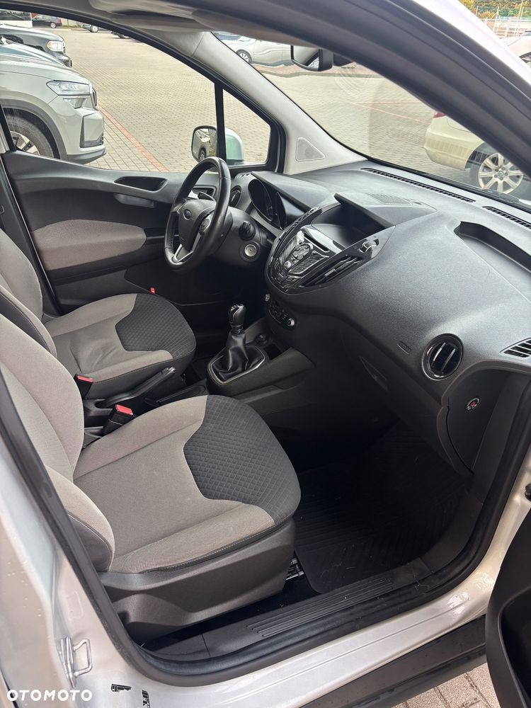 Ford Tourneo Courier 1.5 TDCi Titanium - 11