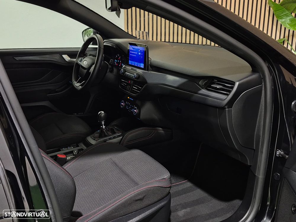 Ford Focus 1.5 TDCi ECOBlue ST-Line - 15