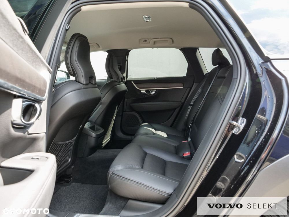 Volvo V90 Cross Country - 17