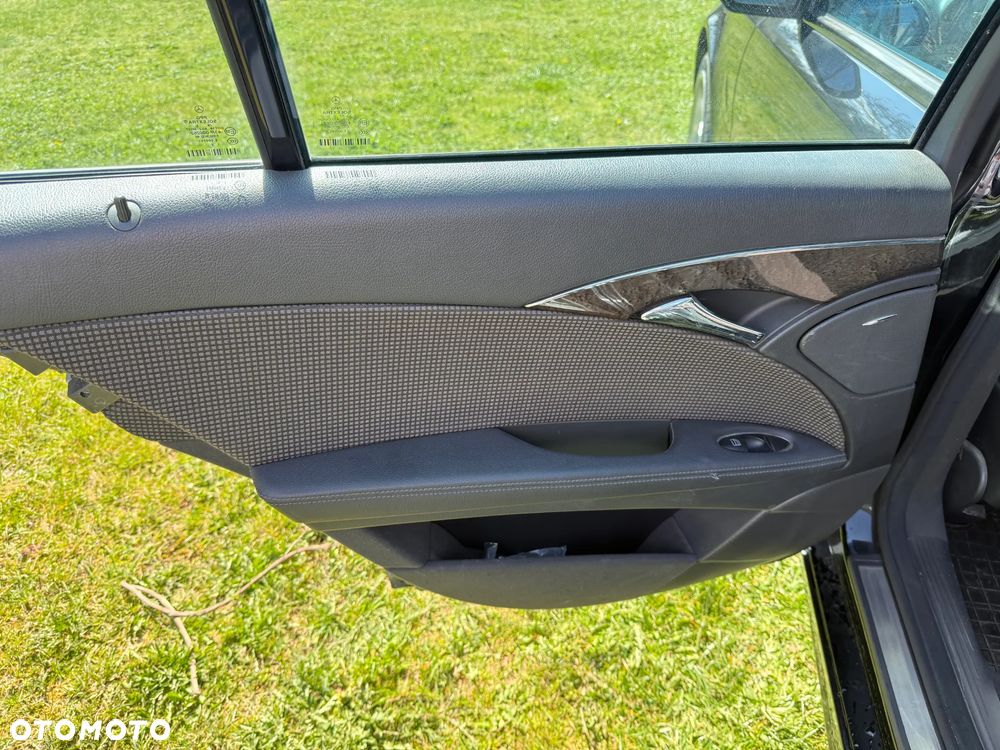 Mercedes-Benz Klasa E 220 CDI Automatik Avantgarde DPF - 17