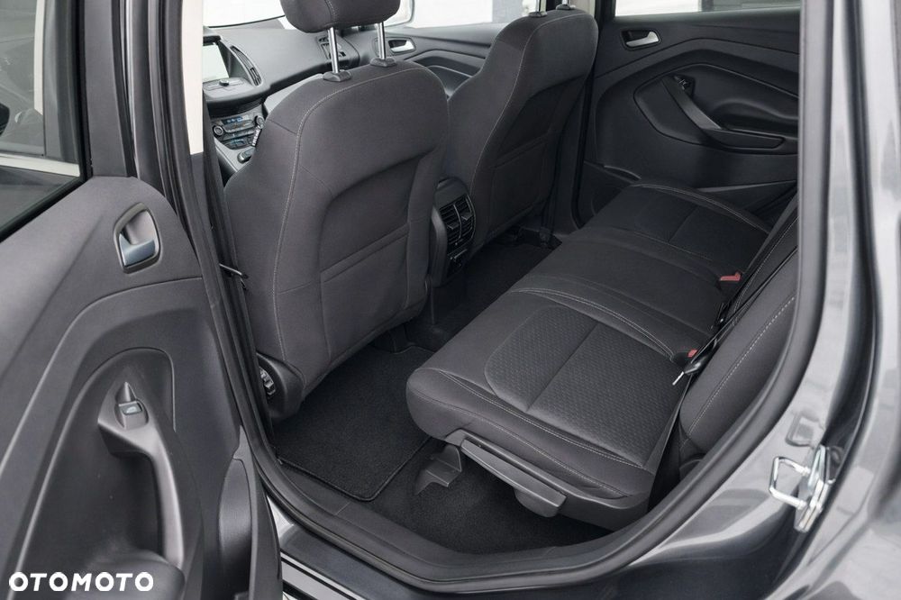 Ford Kuga - 10
