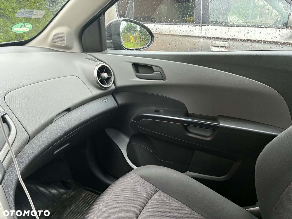 Chevrolet Aveo 1.4 16V LT - 9
