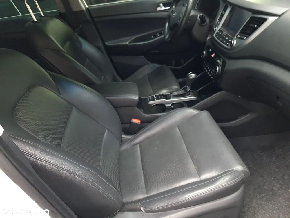 Hyundai Tucson blue 1.7 CRDi 2WD DCT Premium - 24