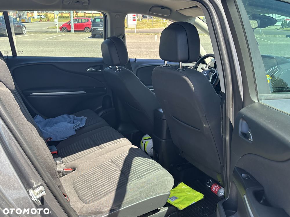 Opel Zafira - 8