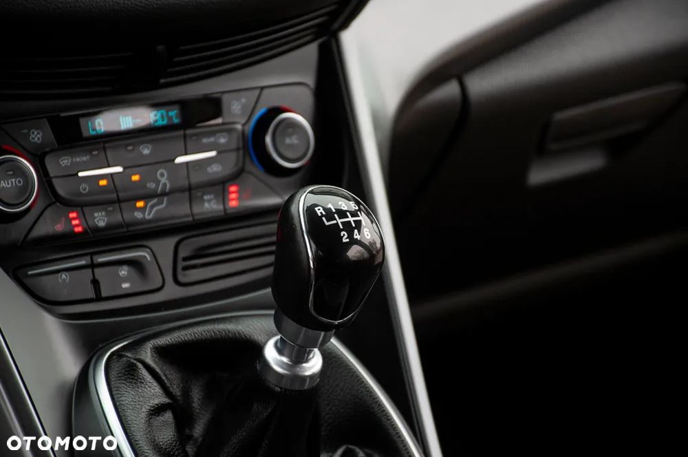 Ford Kuga 1.5 EcoBoost 2x4 Cool & Connect - 6