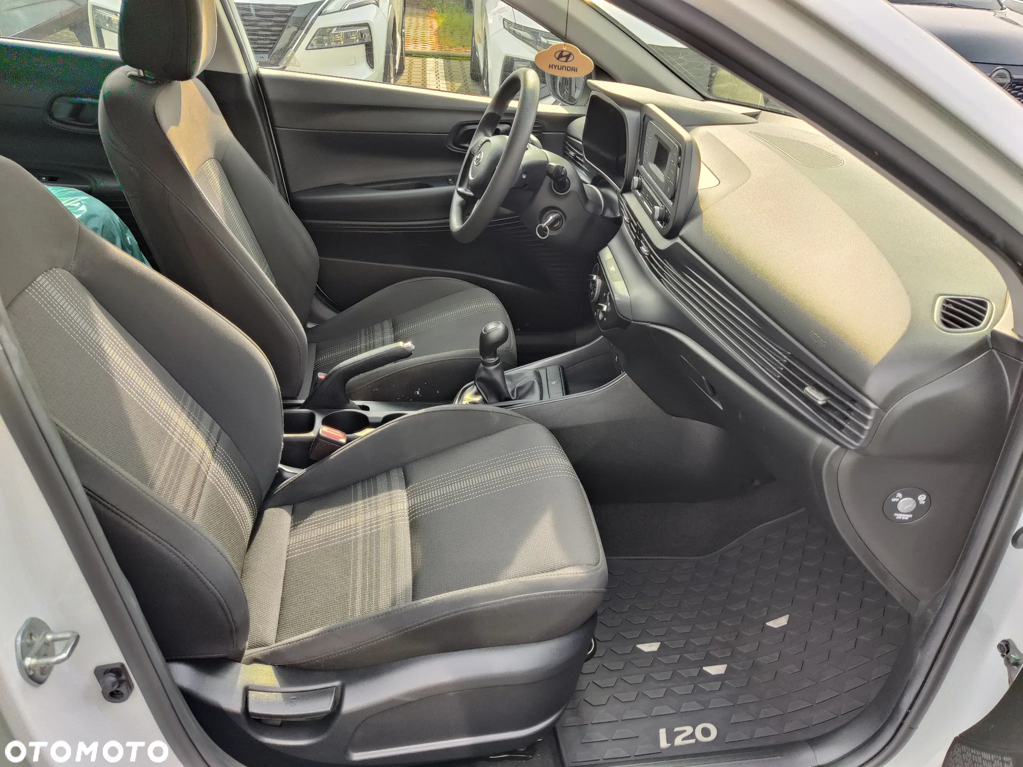 Hyundai i20 1.2 Pure - 17