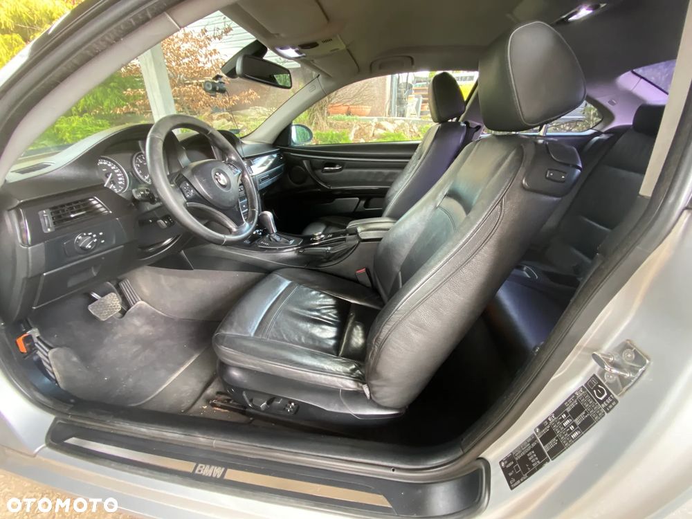 BMW Seria 3 325i - 11