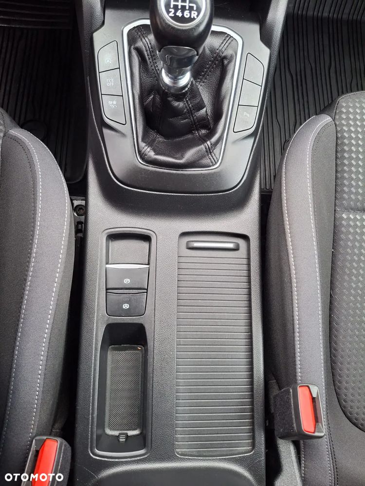 Ford Focus 1.0 EcoBoost Connected - 29