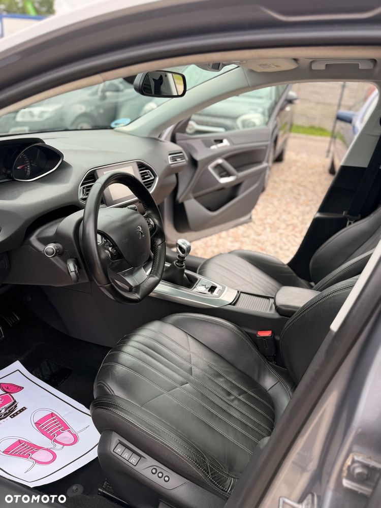 Peugeot 308 2.0 HDi Allure - 17