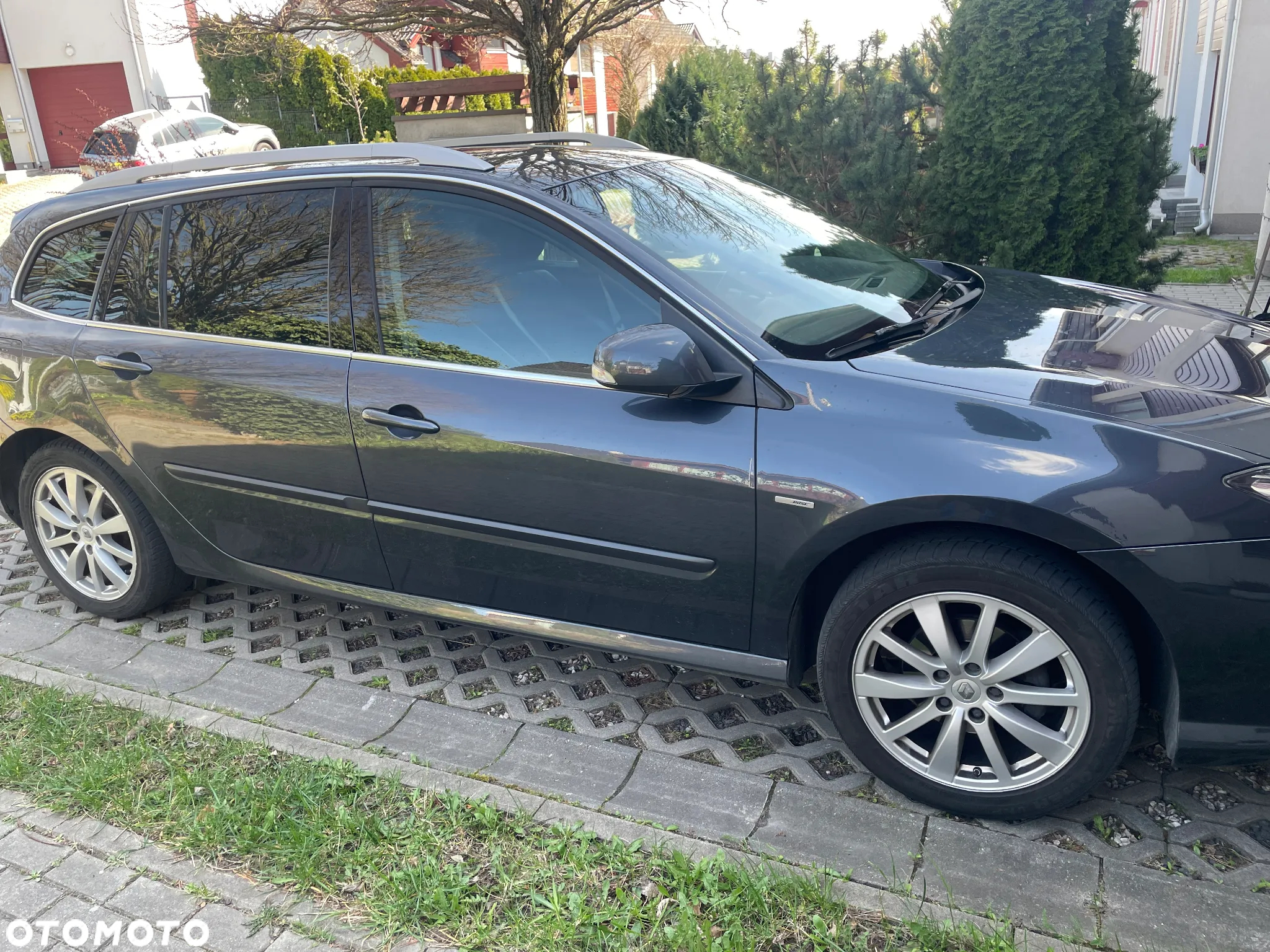 Renault Laguna dCi 110 FAP Bose Edition - 14