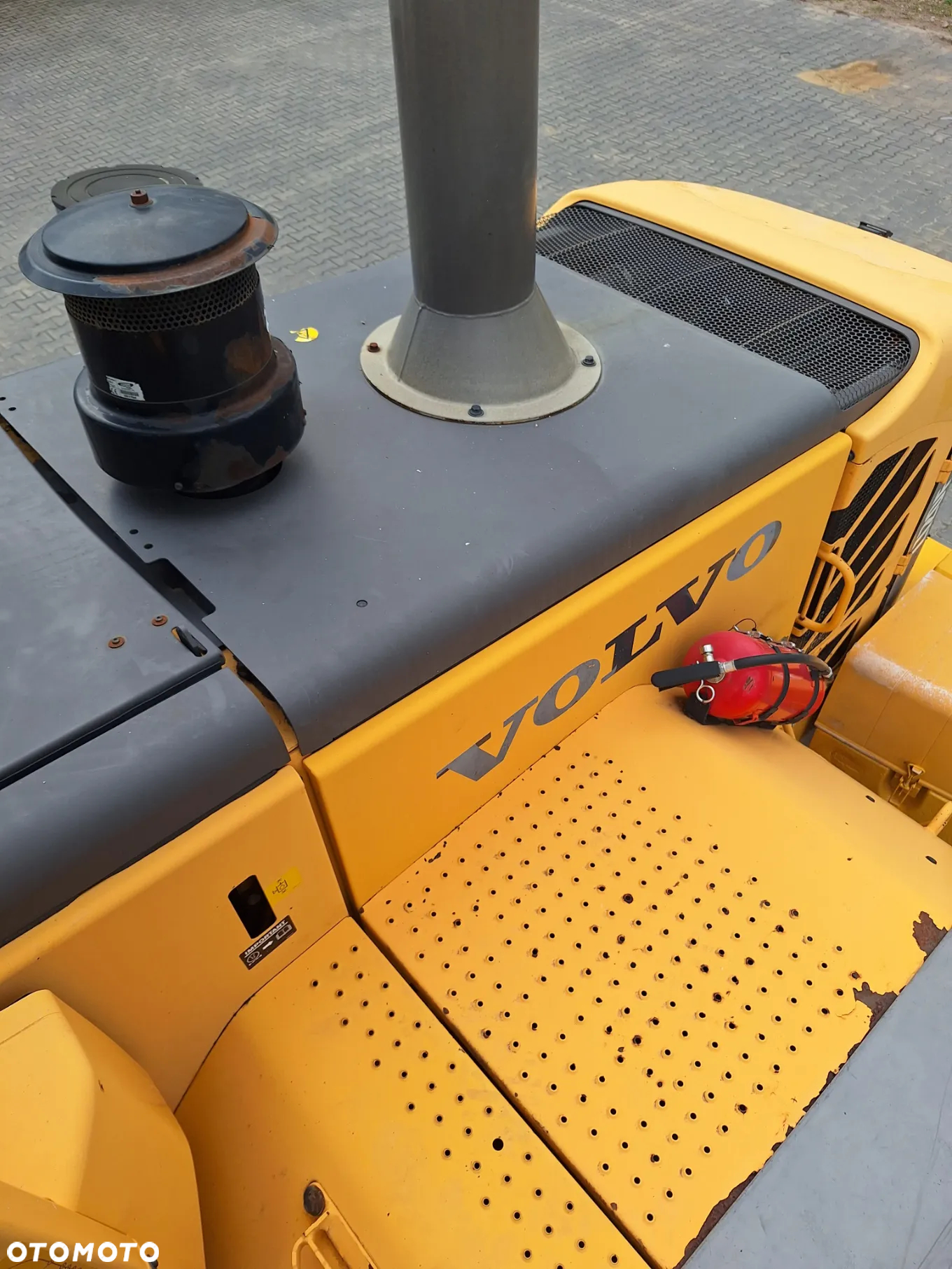 Volvo L120F - 18