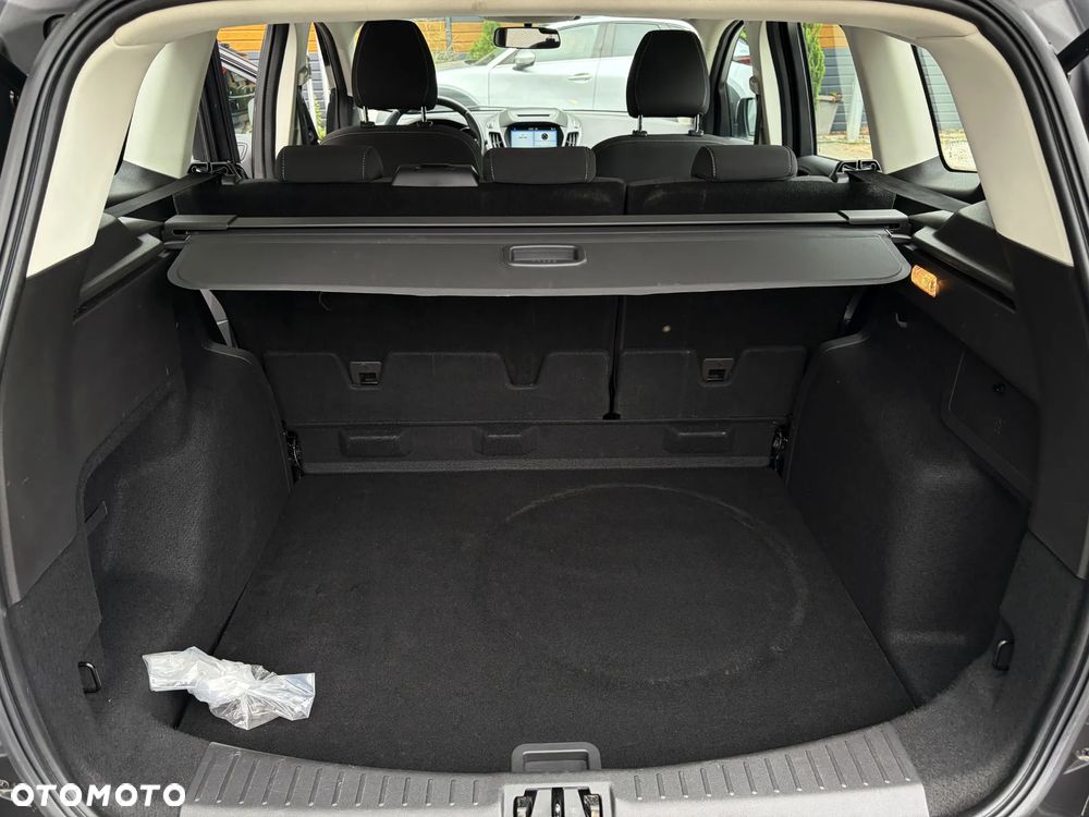 Ford Kuga 1.5 TDCi 2x4 Titanium - 32