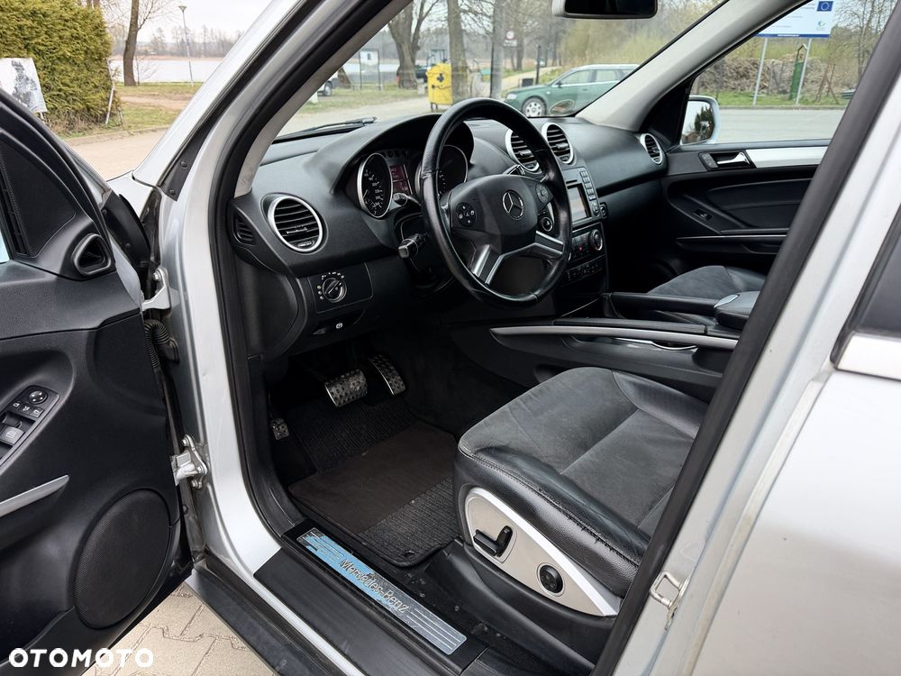 Mercedes-Benz ML - 32