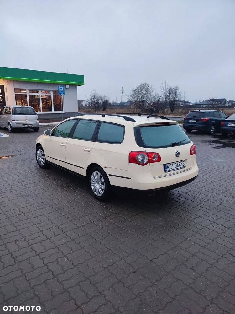 Volkswagen Passat 1.9 TDI Comfortline - 6
