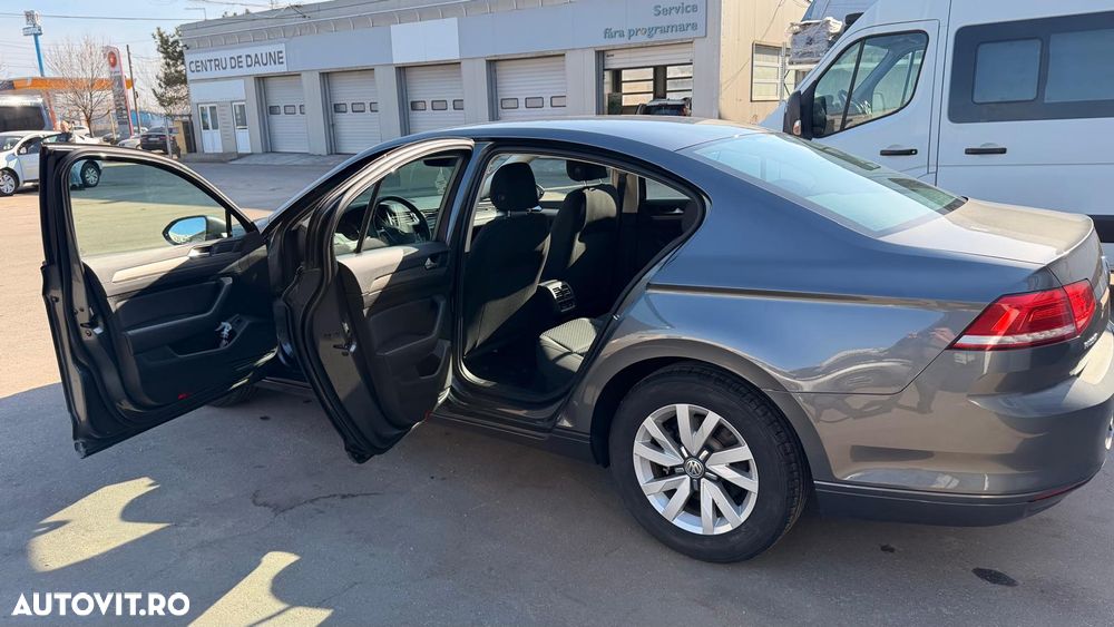 Volkswagen Passat 2.0 TDI Trendline - 2