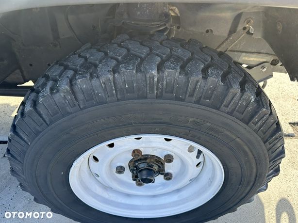 Land Rover Defender - 14