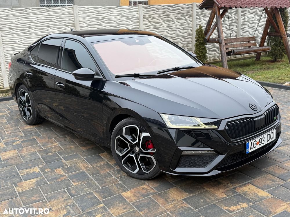 Skoda Octavia 2.0 TDI DSG RS Plus - 1