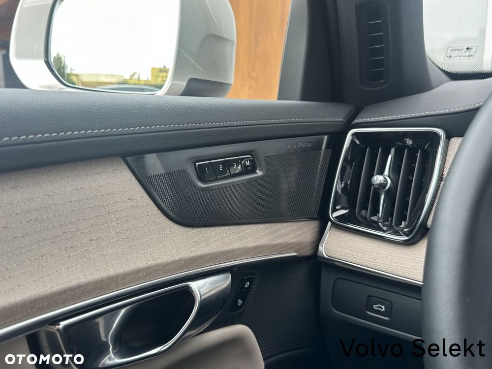 Volvo XC 90 - 35