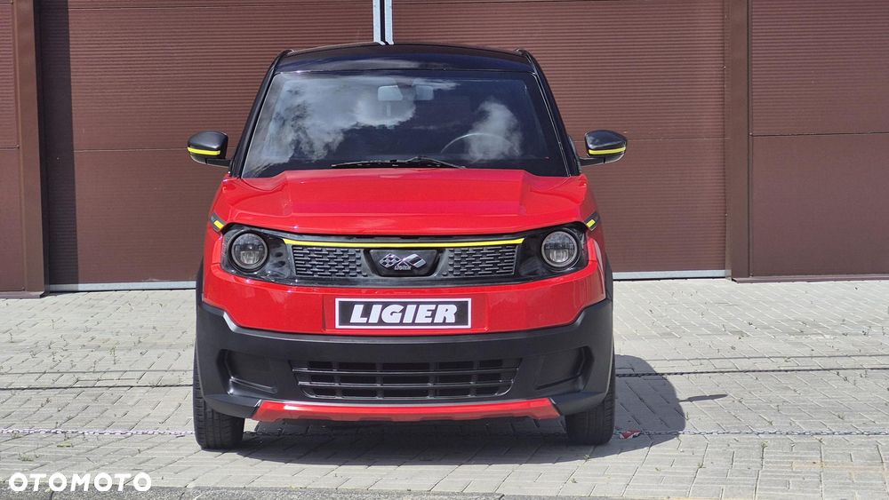 Ligier JS50 - 5