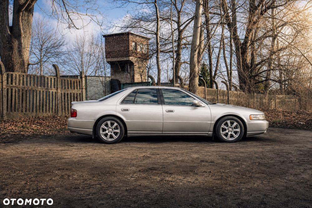Cadillac STS - 3
