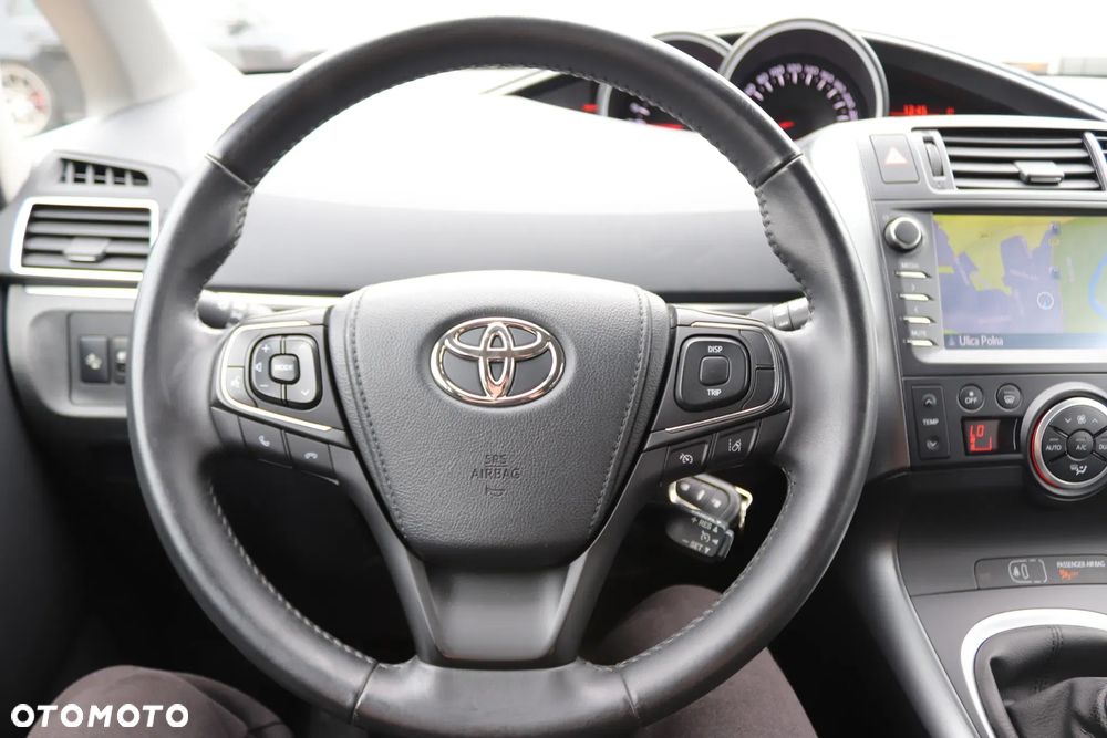 Toyota Verso 1.8 Premium 7os - 36